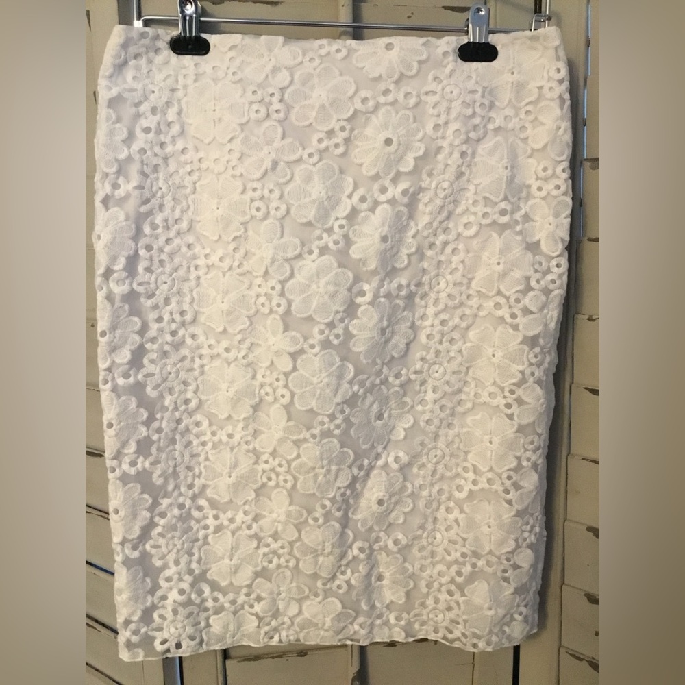 White floral lace skirt by Metaphor